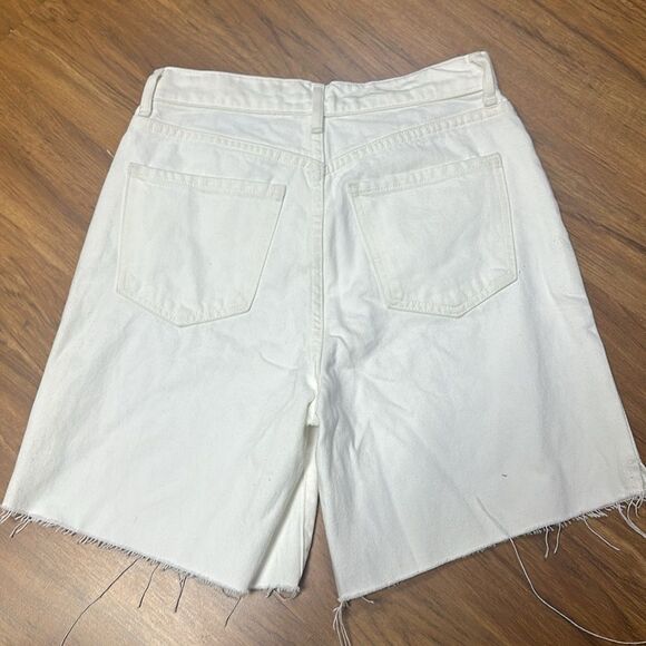 NWT Express Mid High Rise Waisted White Bermuda Jean Shorts Sz 2 - Picture 4 of 9